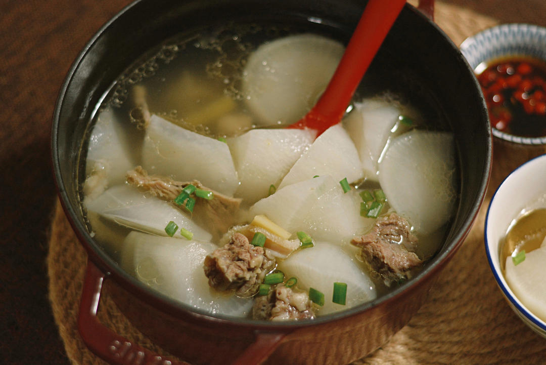 冬日限定——清炖萝卜牛腩（照例附蘸料）