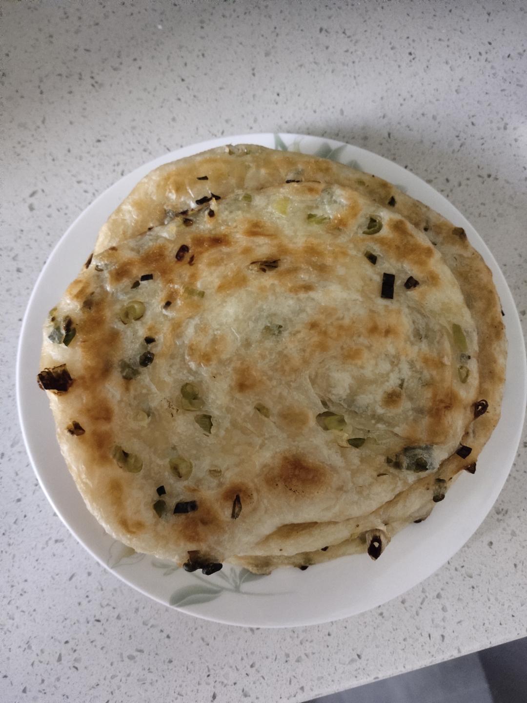 家常葱油饼 柔软多层 凉了也不硬 附细节视频详解