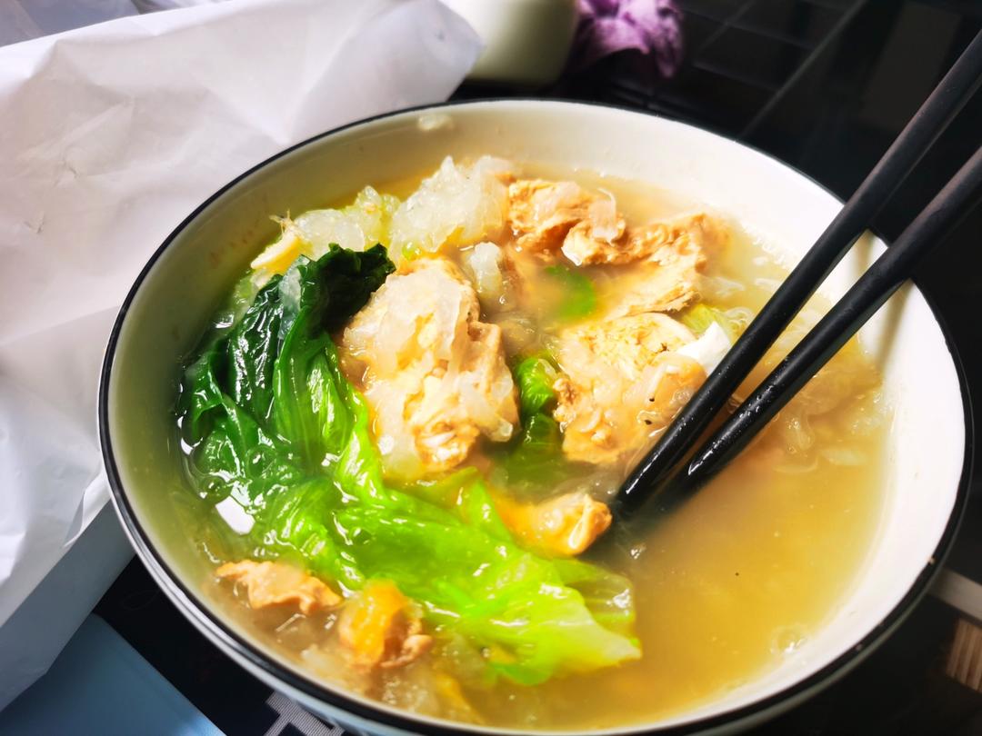 适合宝宝秋天喝的汤·煎蛋白萝卜汤
