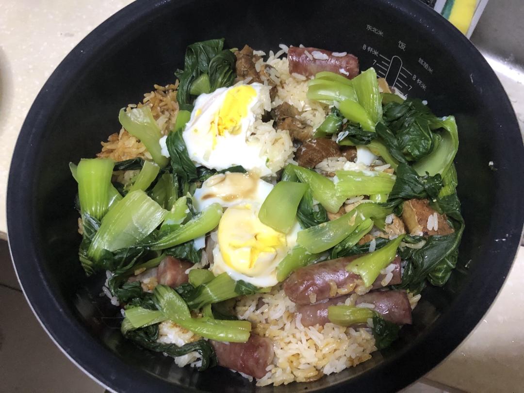 广式腊味煲仔饭（腊肠电饭锅版）