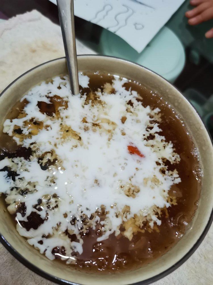 桃胶皂角米雪燕美颜羹