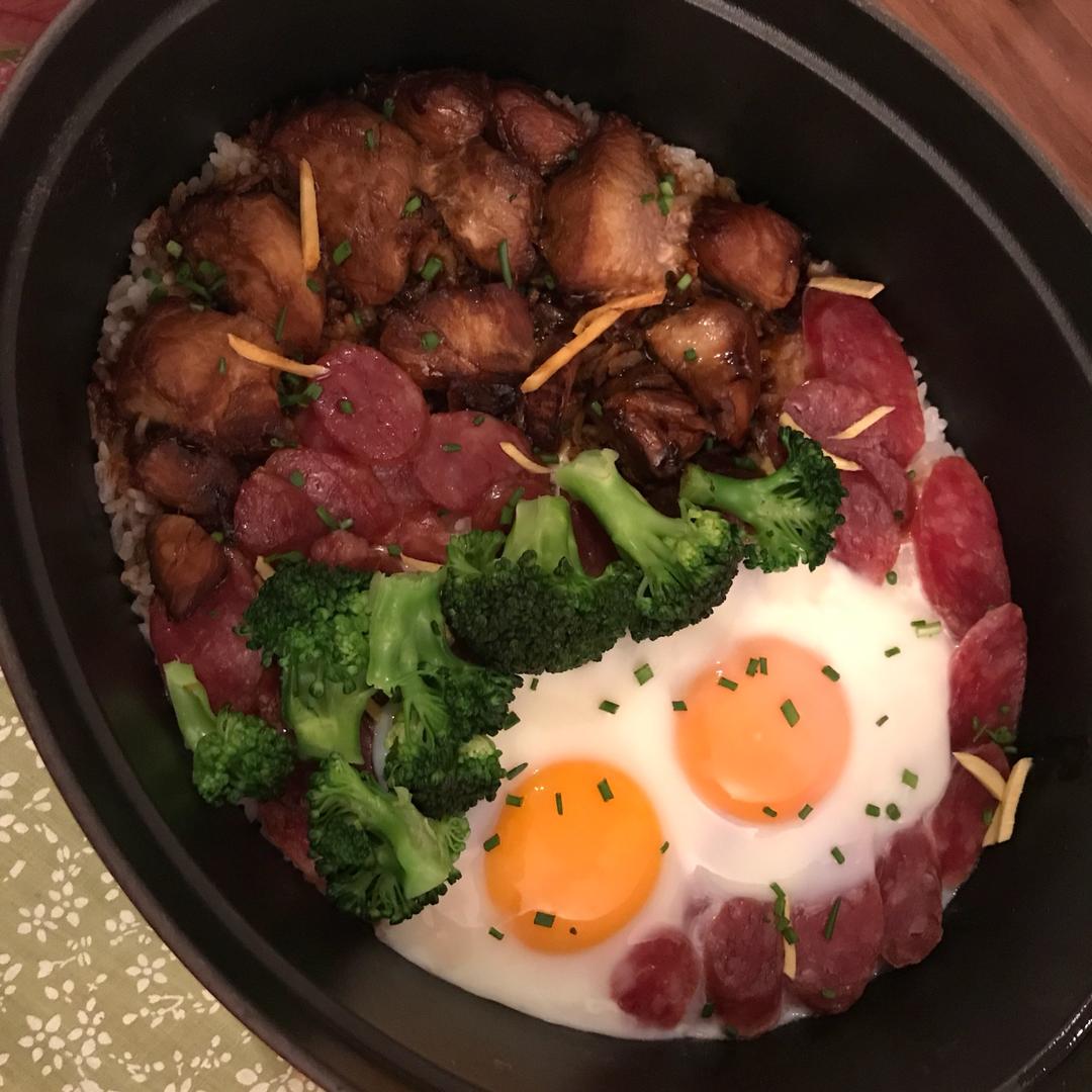 广式腊味煲仔饭