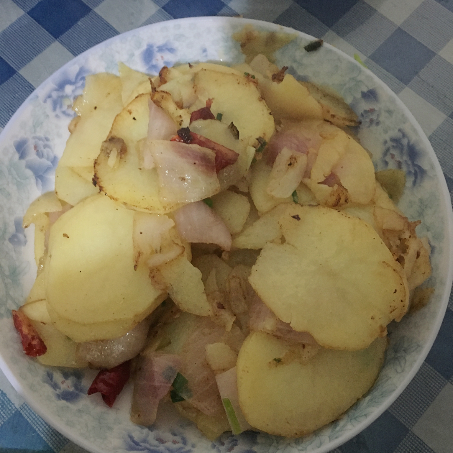 边吃边流泪的「孜然土豆片」