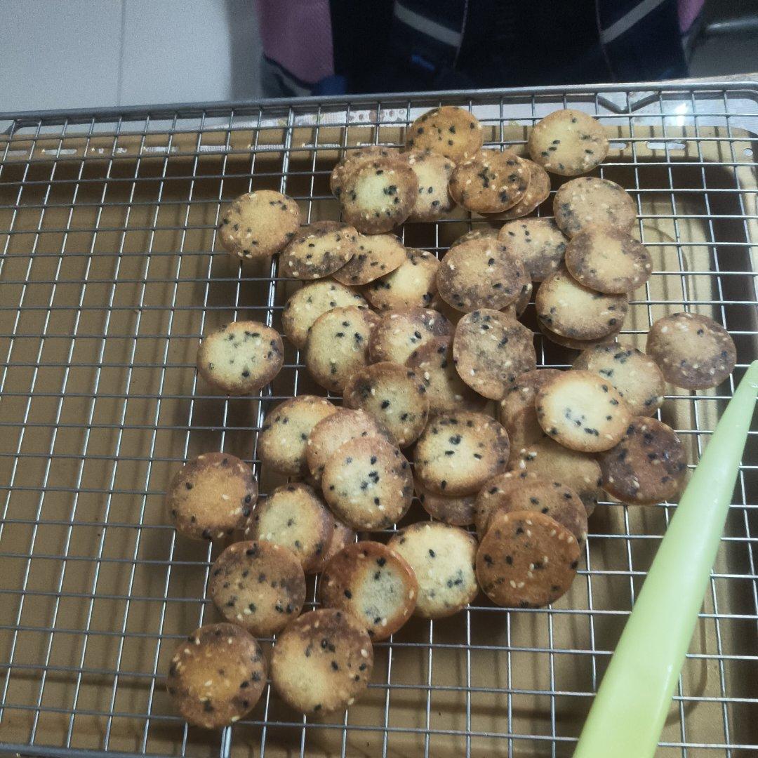 芝麻薄脆饼干，一步操作，超级简单
