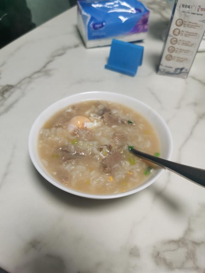 生滚窝蛋牛肉粥