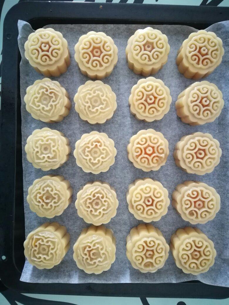 广式月饼——蛋黄莲蓉月饼