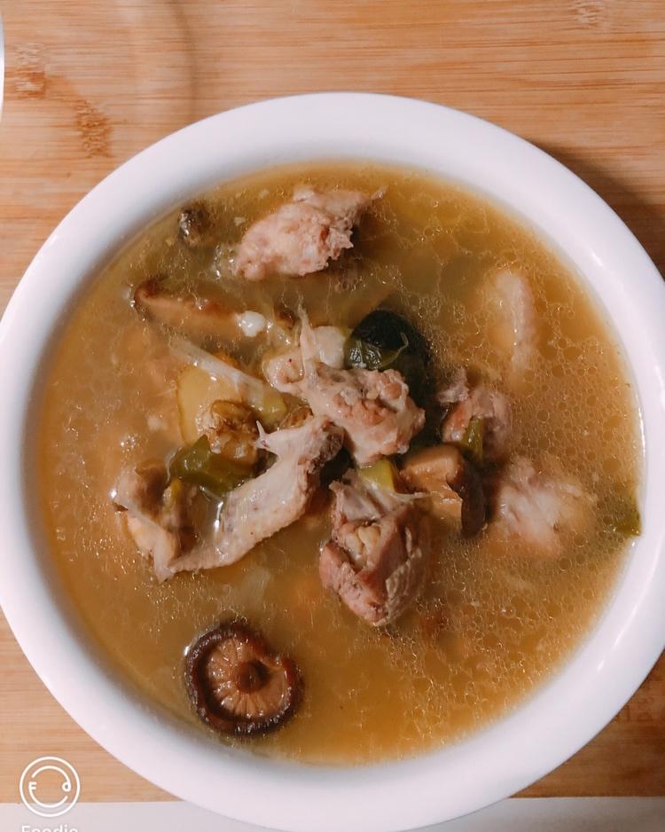 香菇炖鸡汤