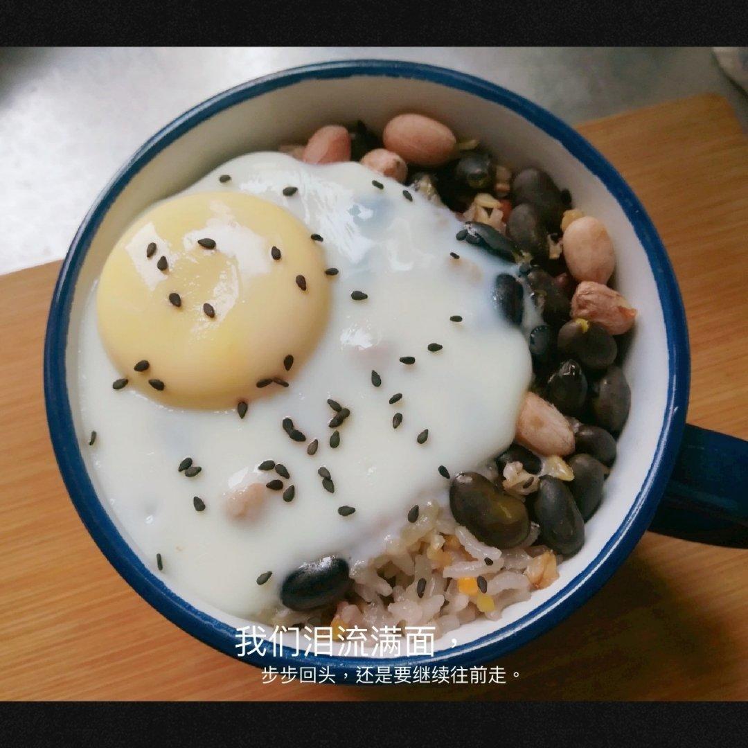 鸡蛋盖杂粮饭（蒸锅）