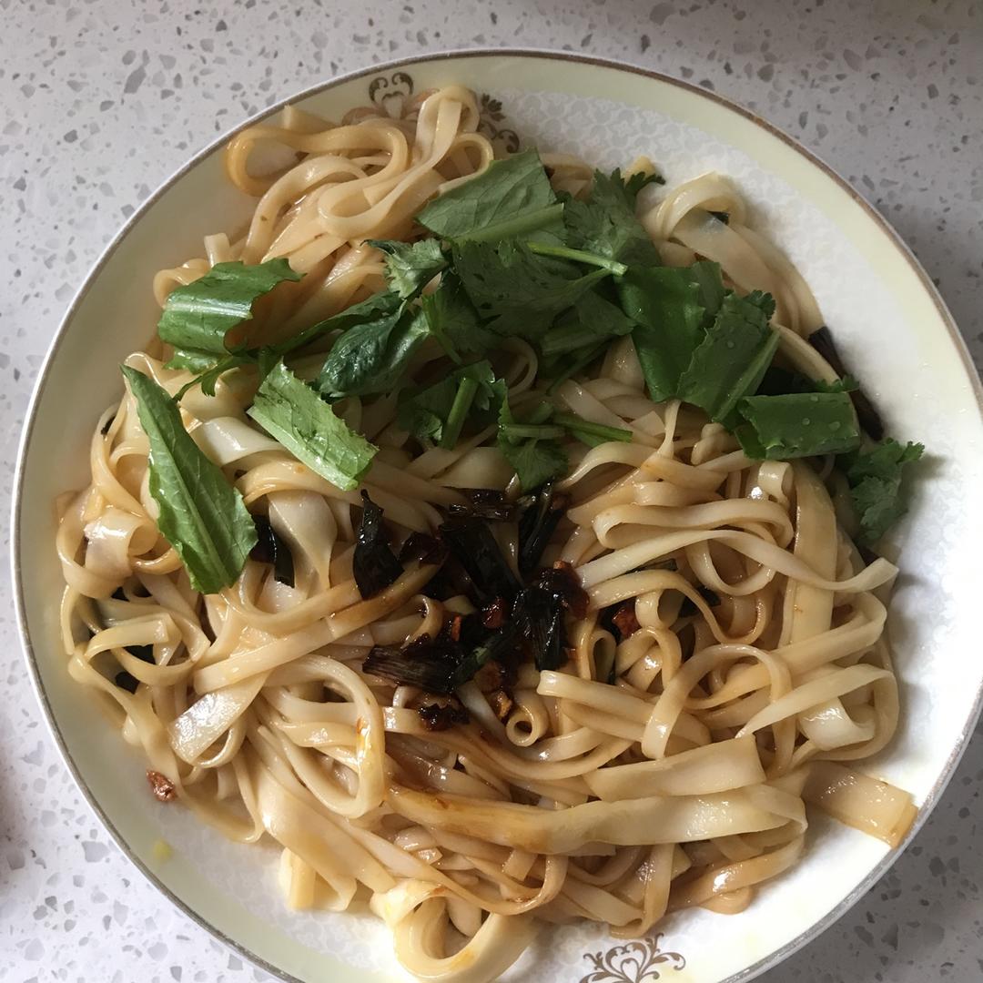 简单好吃的葱油面