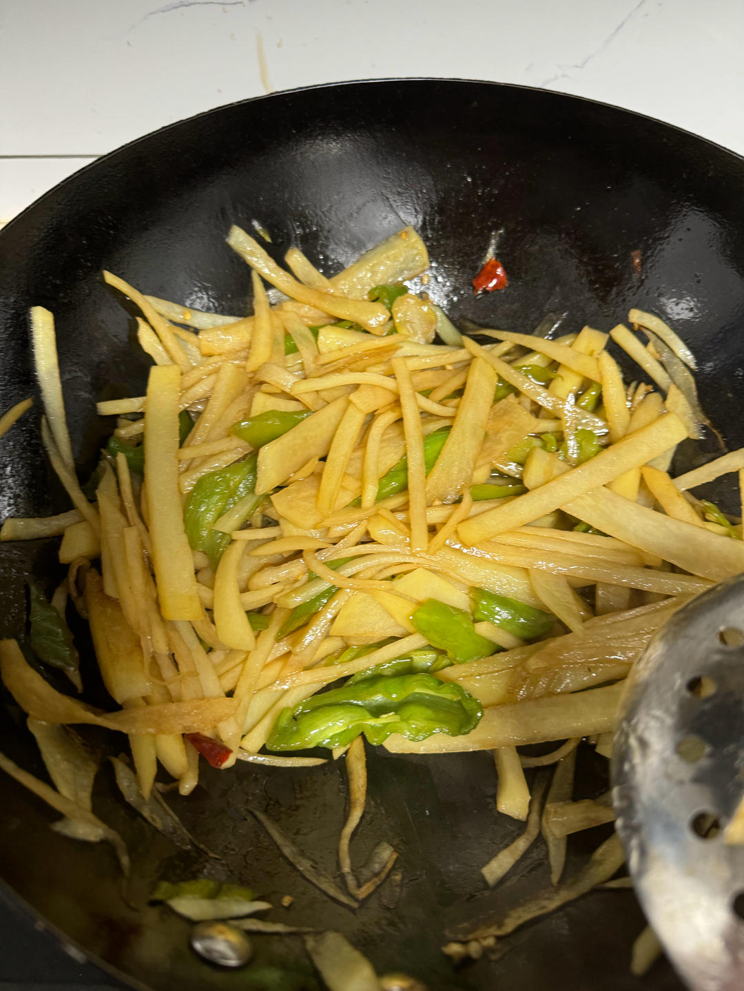 酸辣土豆丝的家常做法 超级下饭