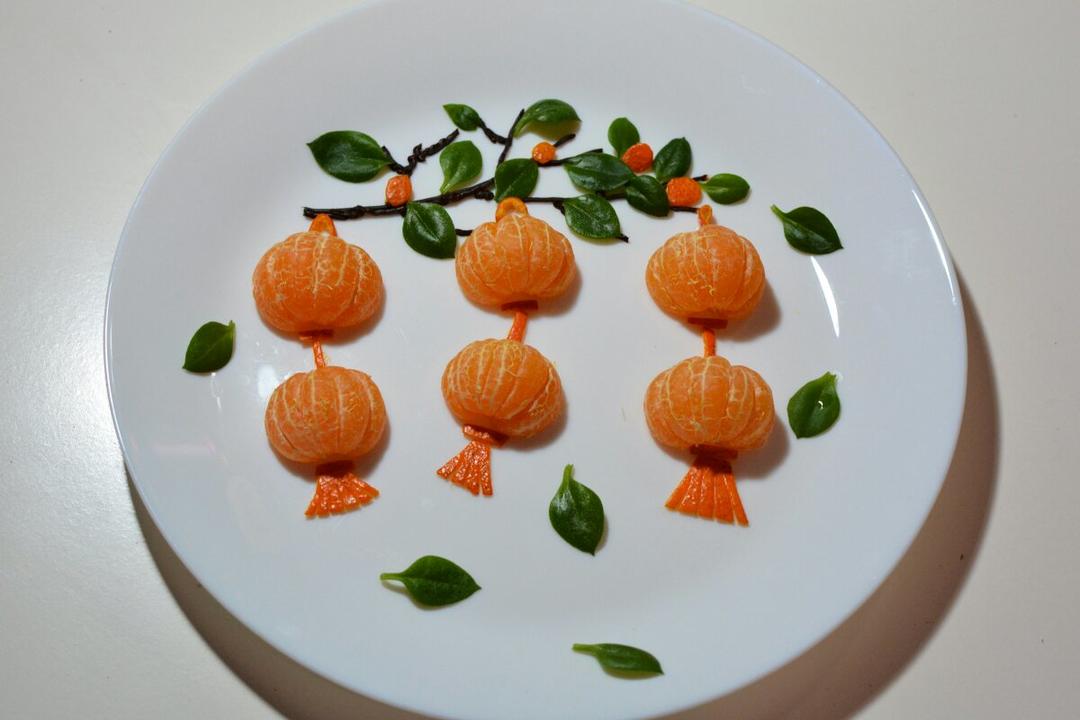 大红灯笼高高挂