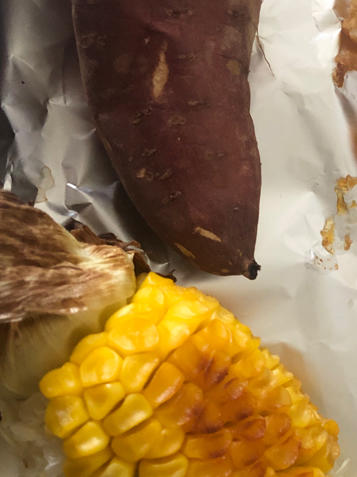 原汁原味烤玉米
