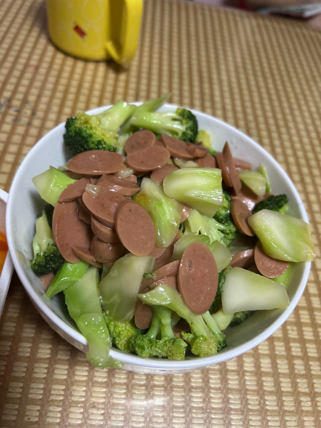 好吃到爆的耗油蒜蓉西兰花(从不修图，喜欢请关注)