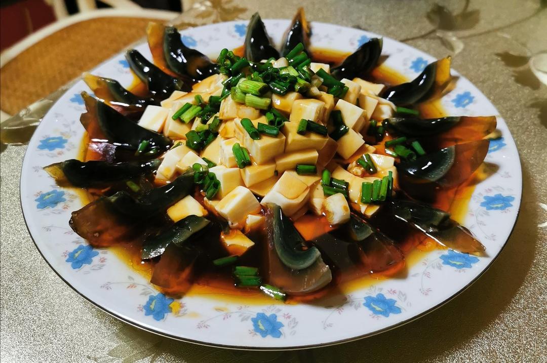 皮蛋豆腐