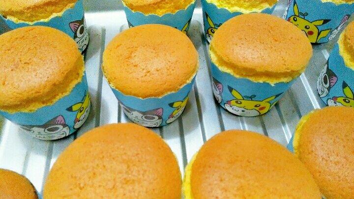 软绵绵戚风纸杯蛋糕