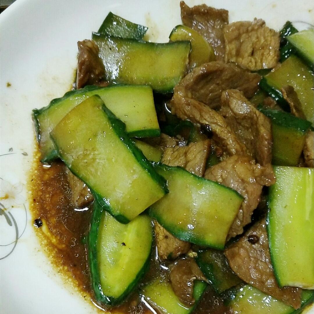 气死三人行做的黄瓜炒牛里脊