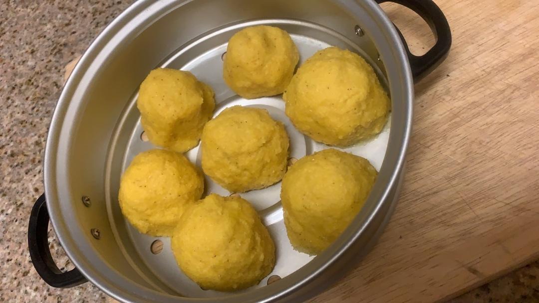 纯玉米面窝窝头(烫面.不发酵)