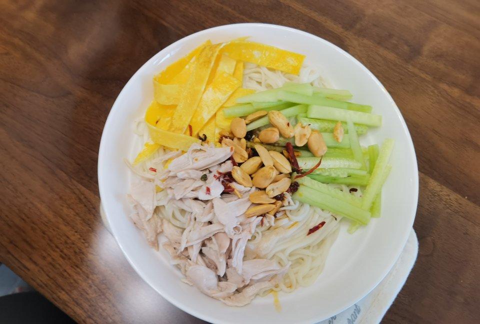 鸡丝凉面