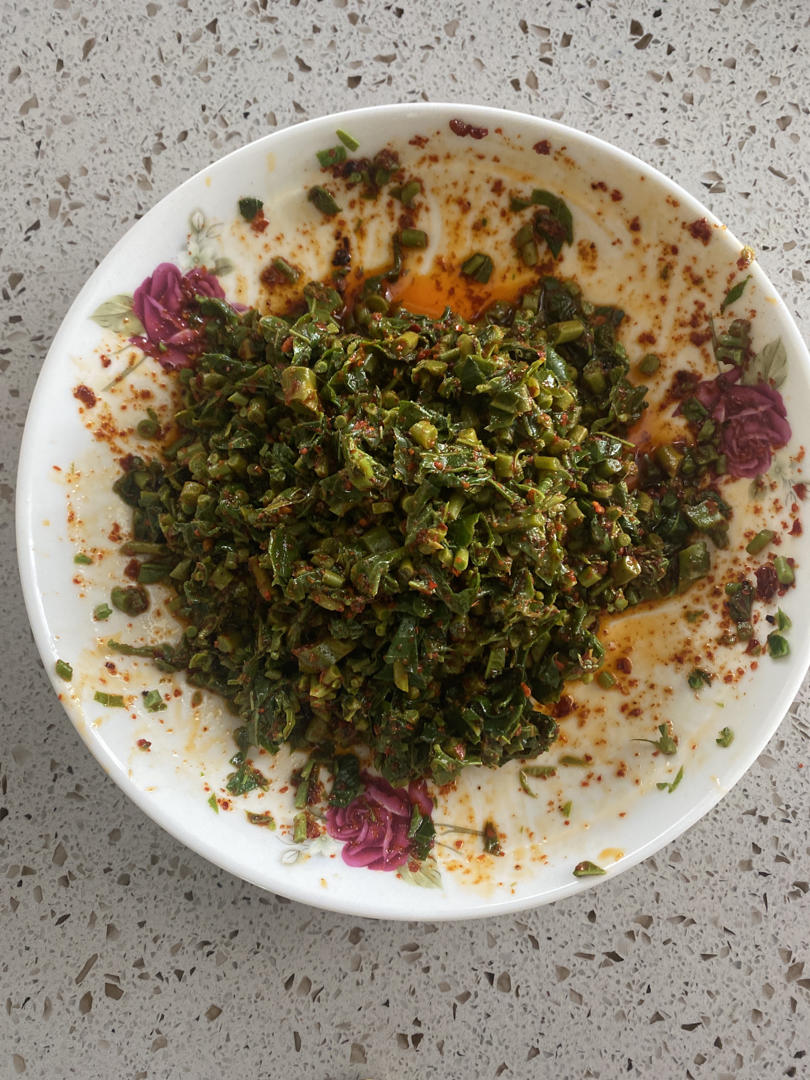 hi王懒人做的简单好吃的香椿辣子