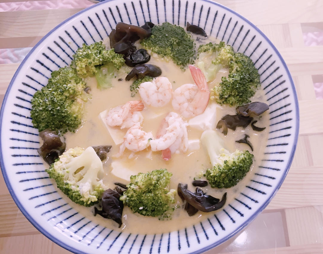 白玉菇西兰花烩虾仁