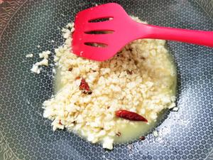 🔥超级诱惑的蒜香黄油海鲜大咖锅🦐🦐🦐的做法 步骤5