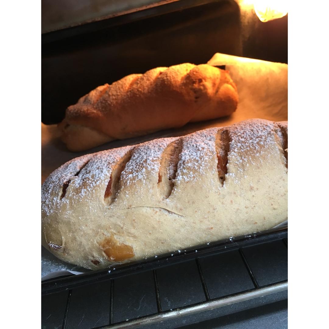 全麦红糖桂圆软欧包