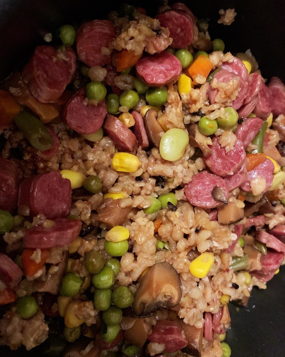 懒人必备～电饭煲腊肠焖饭
