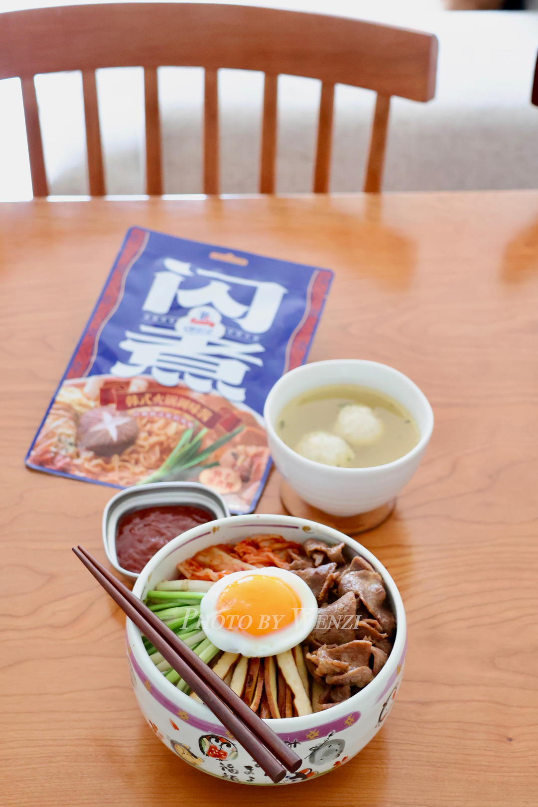 一碗热乎乎五彩缤纷的韩式牛肉拌饭