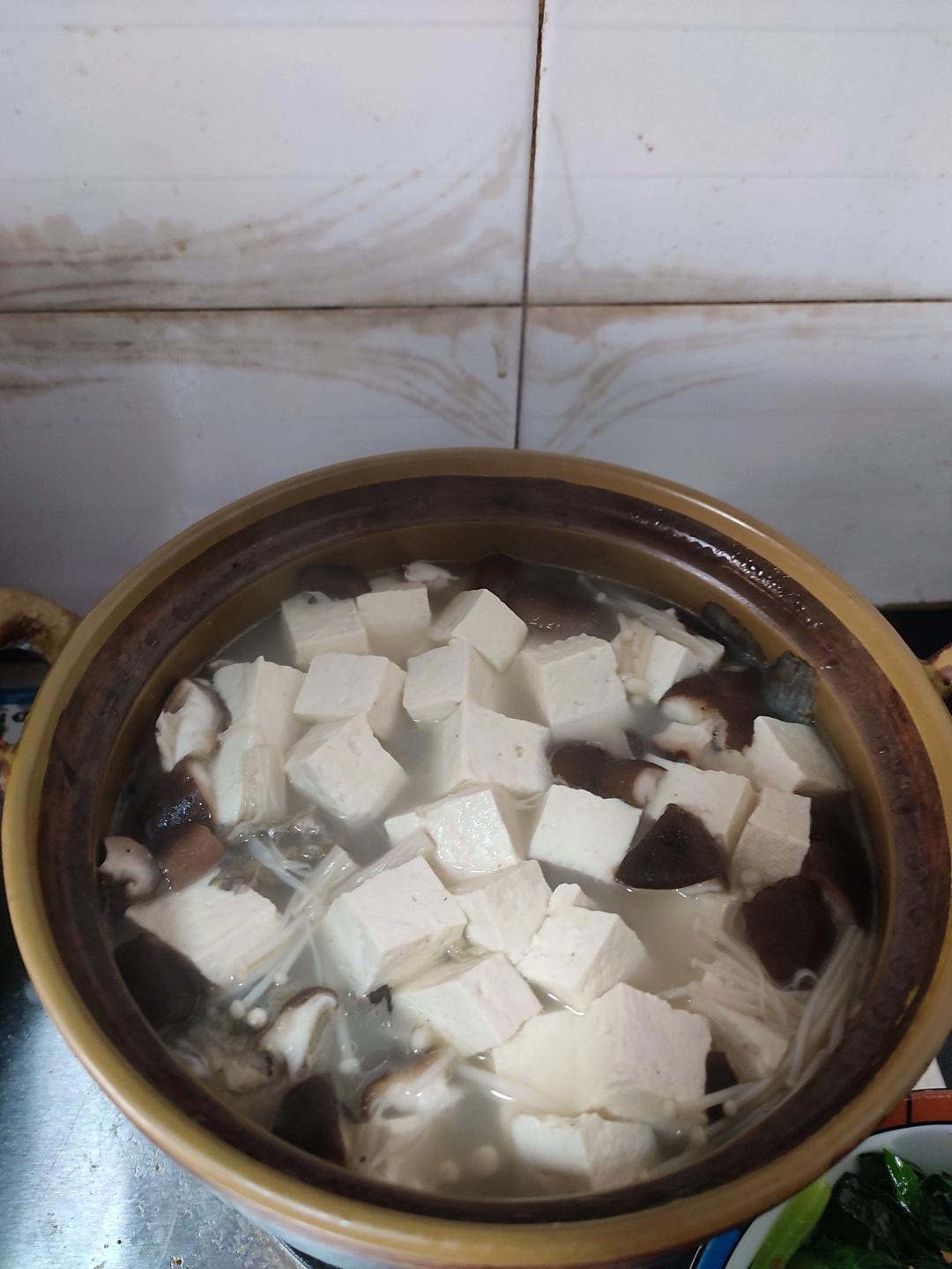 菌菇鲫鱼汤