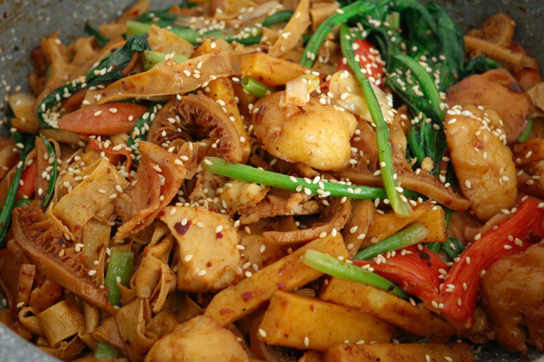 厨师长教你：“麻辣香锅”的正宗做法，看得口水直流 ！