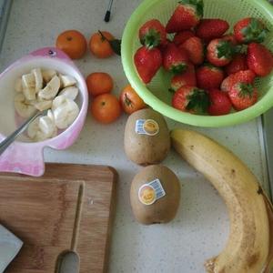 草莓水果蛋糕的做法 步骤1