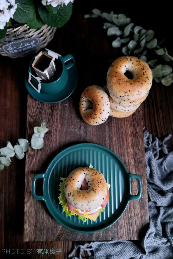 黑芝麻全麦贝果