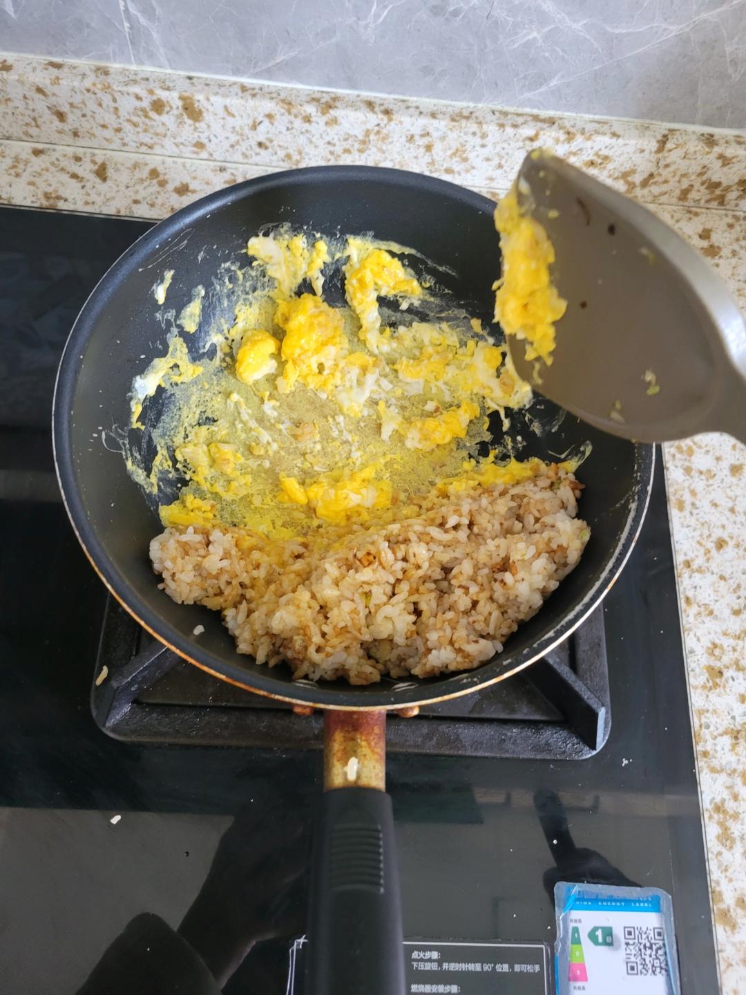 好吃到停不下来的酱油蛋炒饭