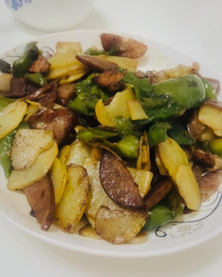 土豆片青椒炒红肠