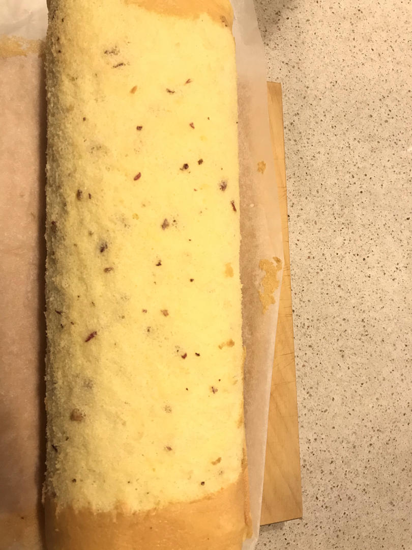 超详细的瑞士卷奶油蛋糕卷原味蛋糕卷的制作方法 饱满不掉皮不开裂（附模具换算方法）