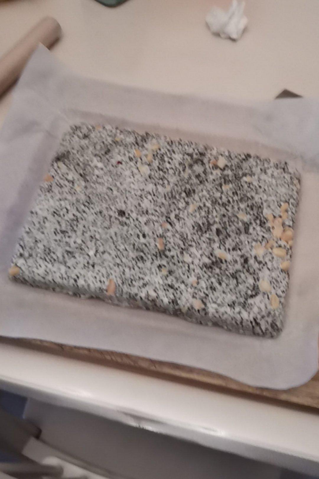 黑芝麻花生牛轧糖