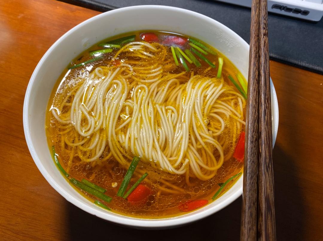 热汤面