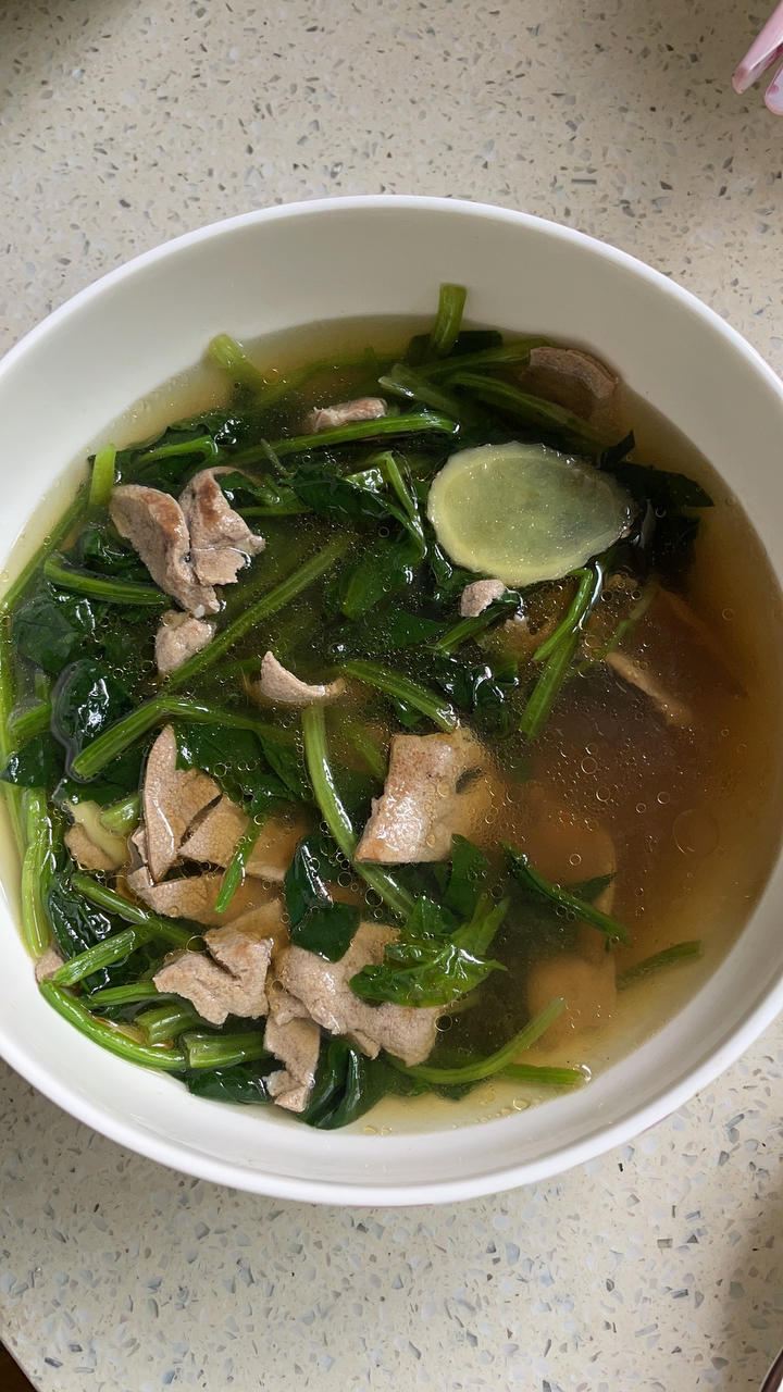 菠菜猪肝汤（猪肝嫩滑汤清澈）