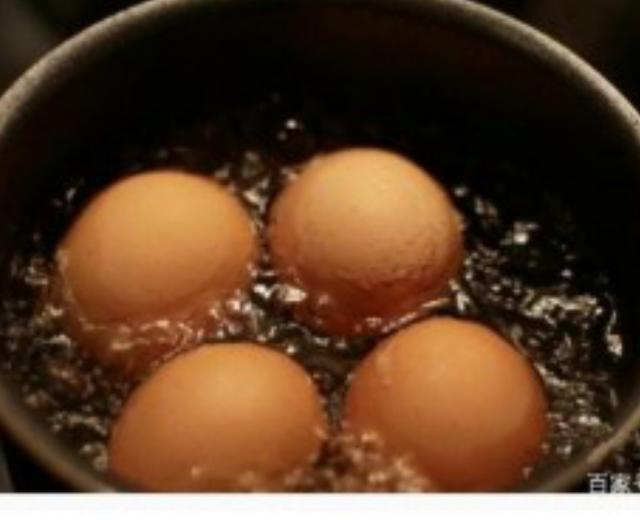 水煮鸡蛋(不破壳)的做法
