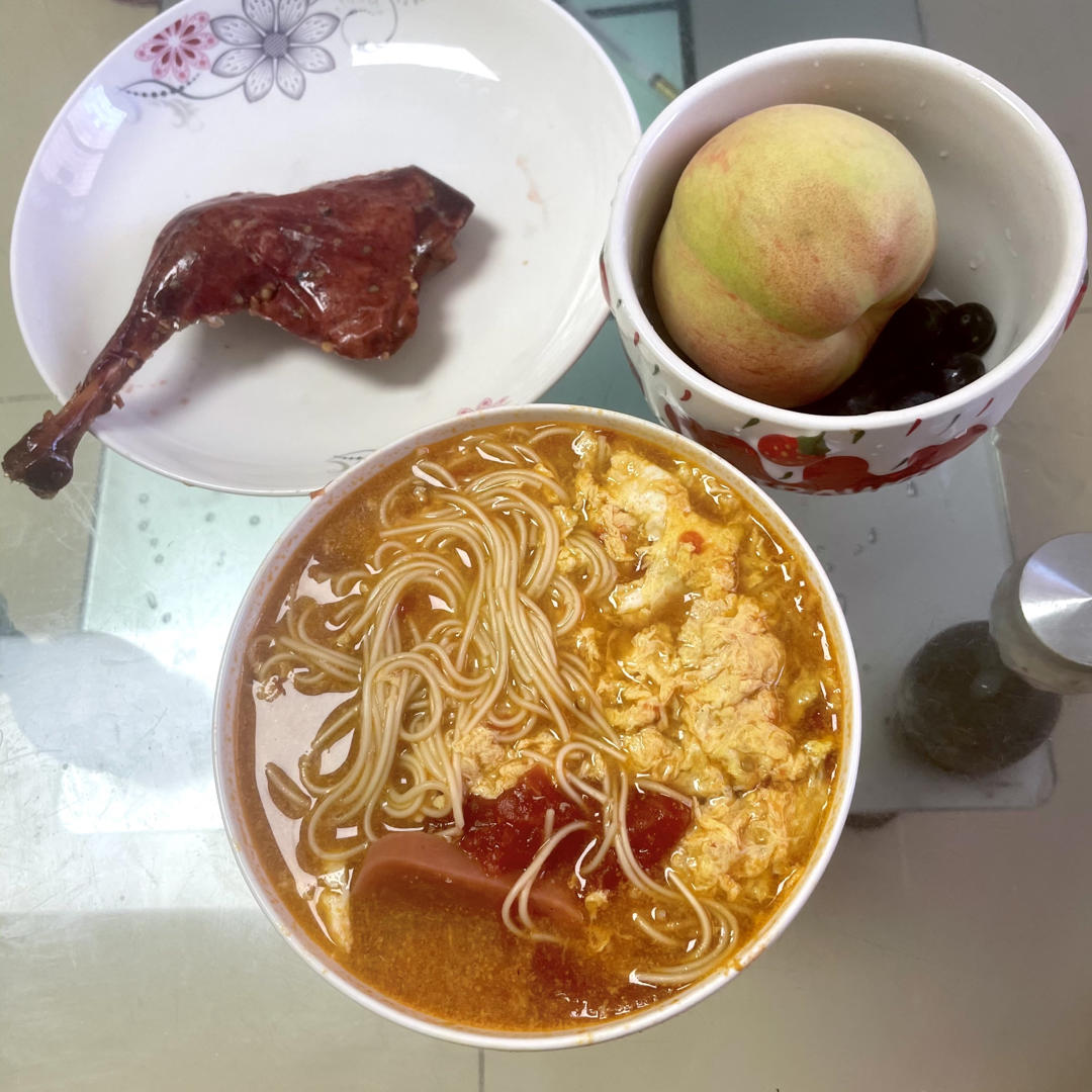 西红柿鸡蛋面-治愈系食物