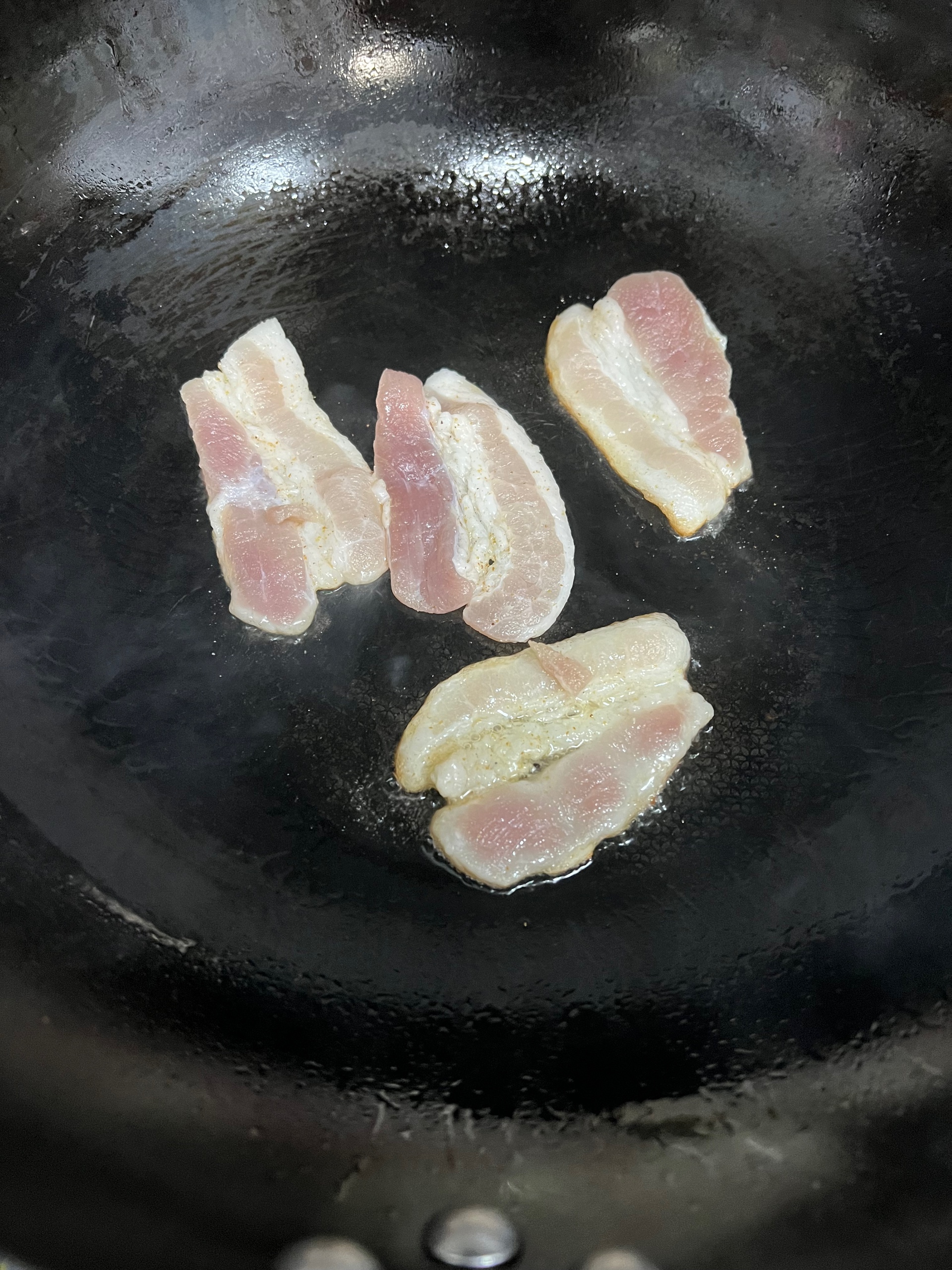 香煎五花肉片的做法 步骤3