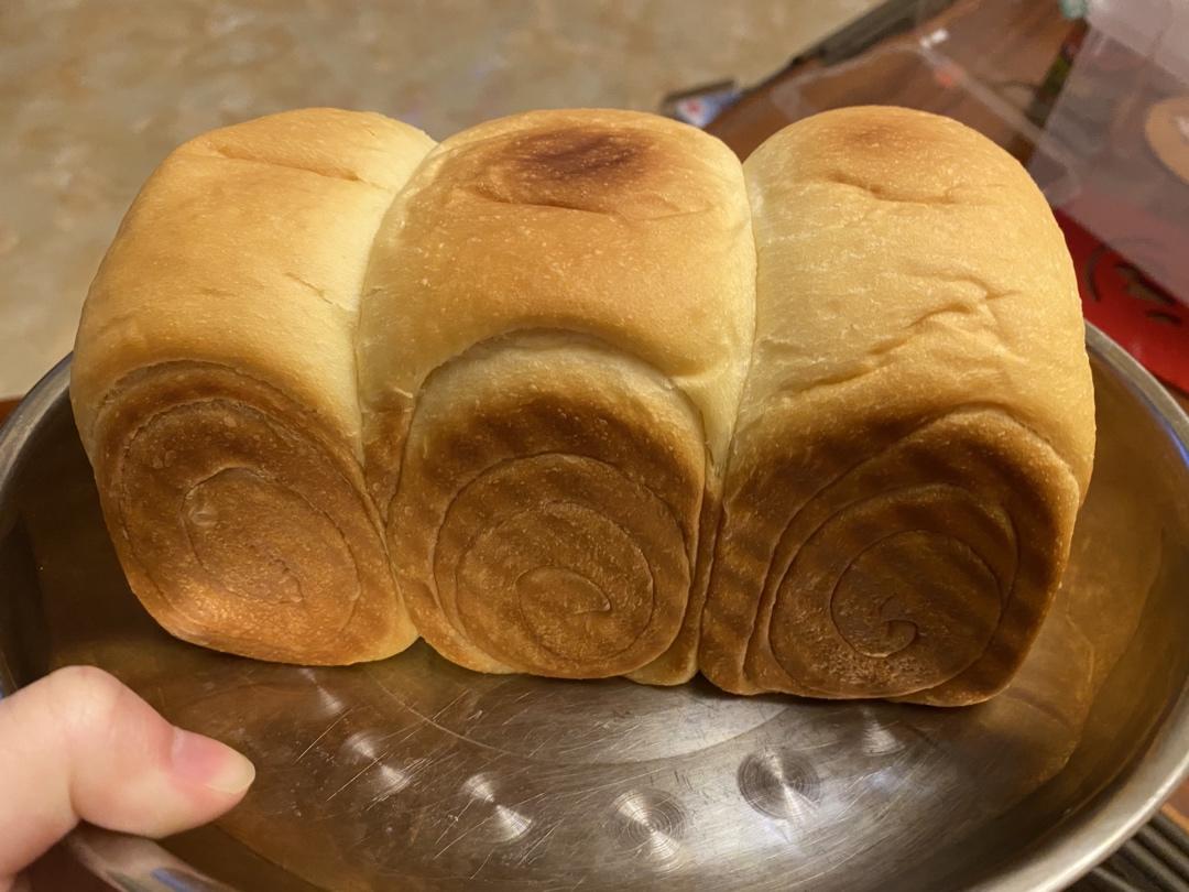 吐司，奶香手撕面包，超级香浓