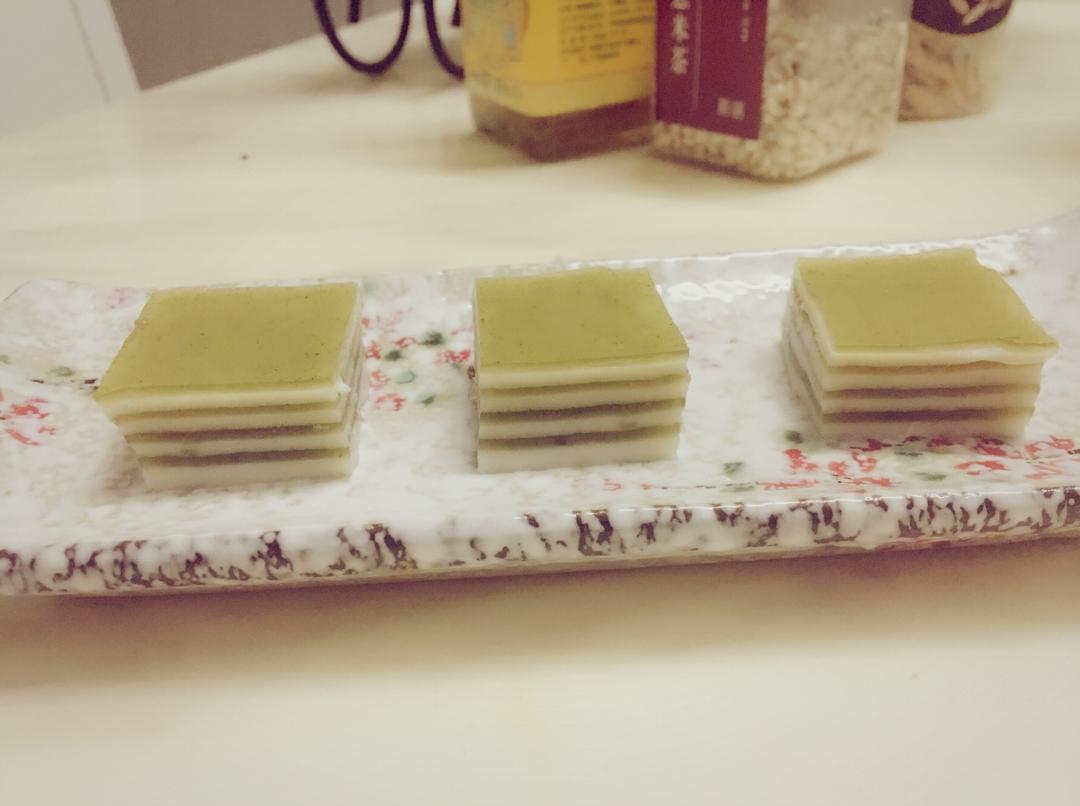 斑斓椰汁马蹄千层糕