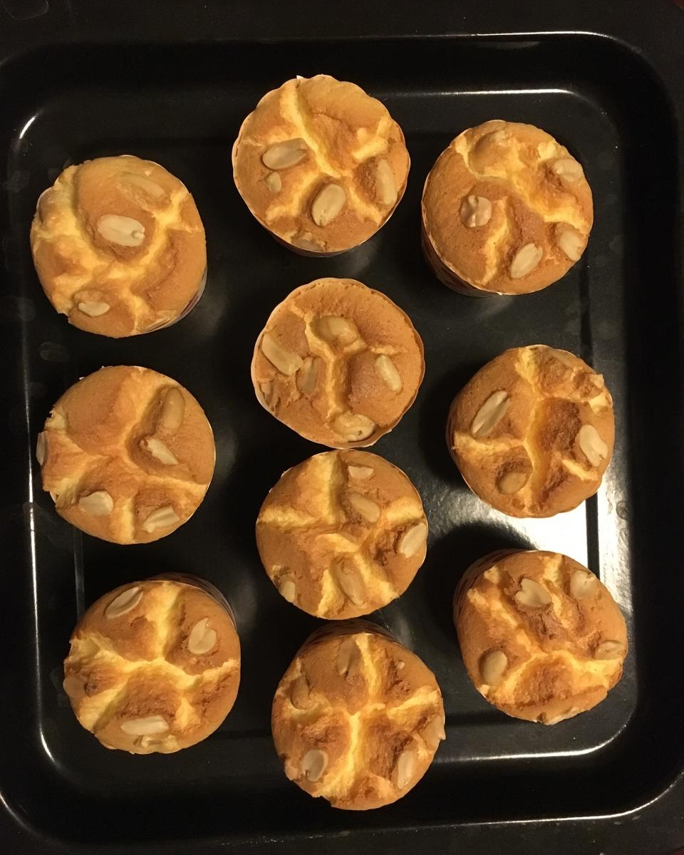 软绵绵戚风纸杯蛋糕