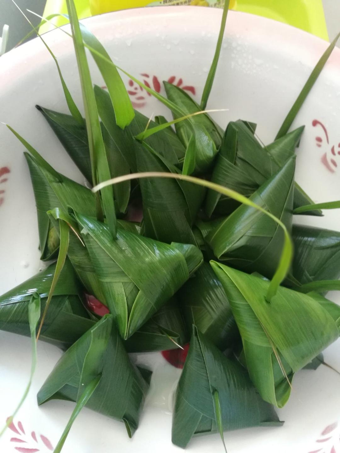 包粽子不捆线方法大揭秘（图文版）