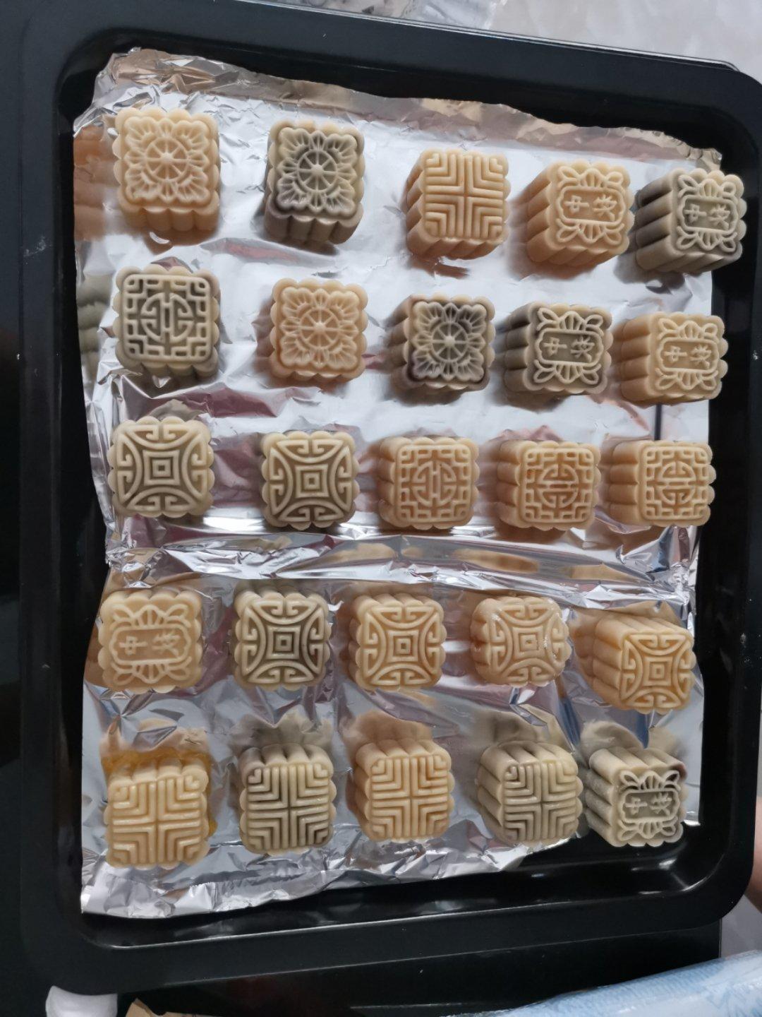 广式月饼—蛋黄莲蓉月饼