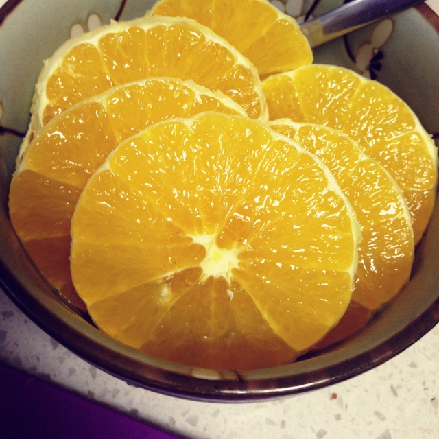 不伤手安全系数极高小孩子都可放心用的勺子1分钟剥脐橙法