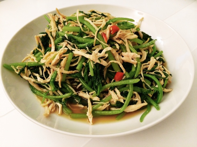 茼蒿拌鸡丝