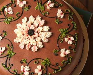 缠枝牡丹纹裱花蛋糕的做法 步骤8