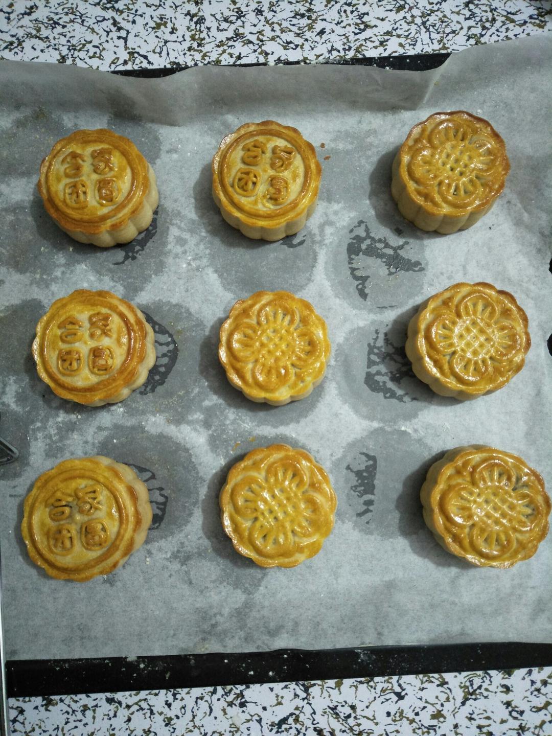 广式月饼—蛋黄莲蓉月饼